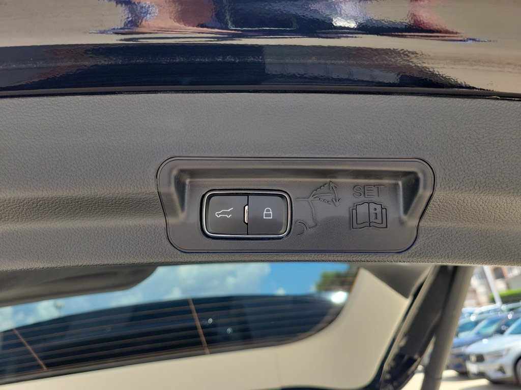 Used 2026 Ford Explorer Active AWD/4WD image 16