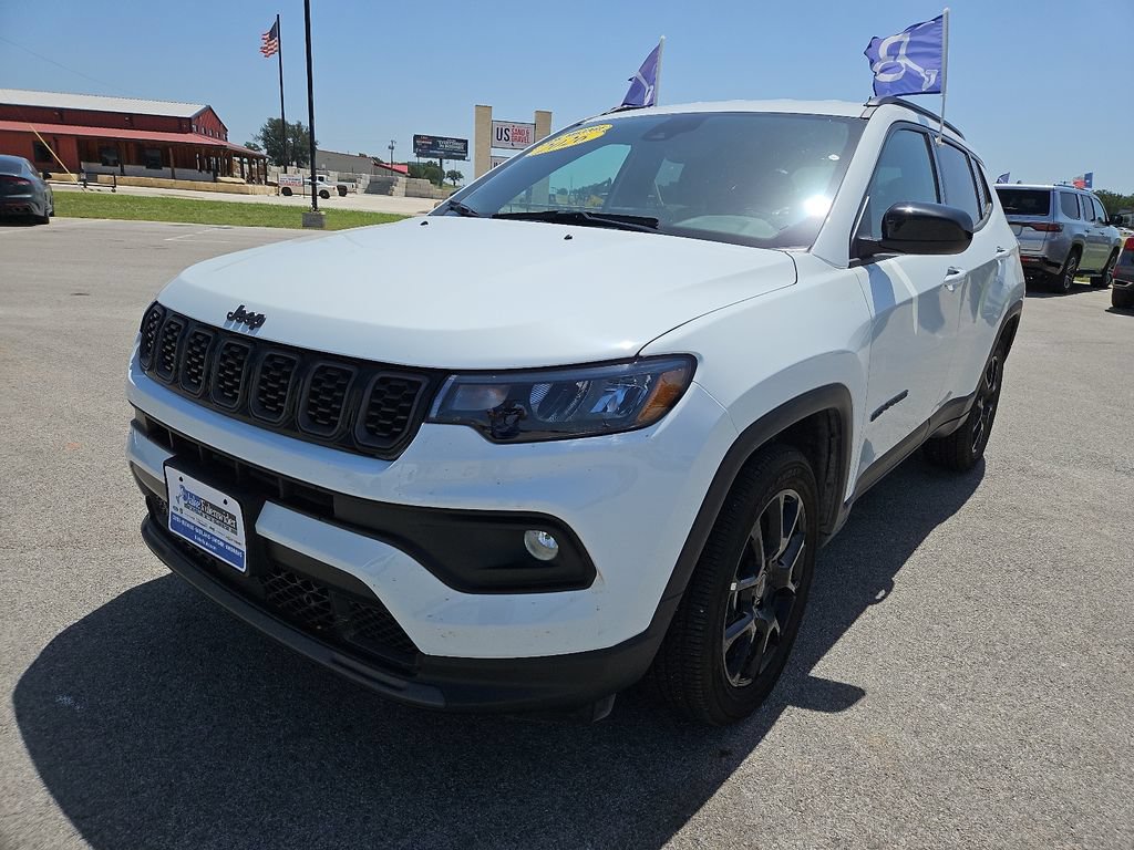 Used 2026 Jeep Compass Latitude AWD/4WD image 1