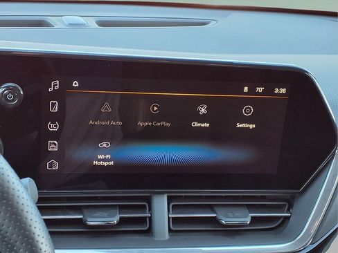 Used 2024 Chevrolet Trax RS w/ Sunroof Package image 29