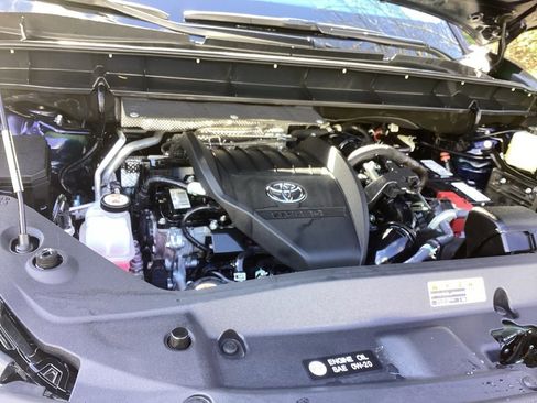 Used 2024 Toyota Highlander Limited image 20