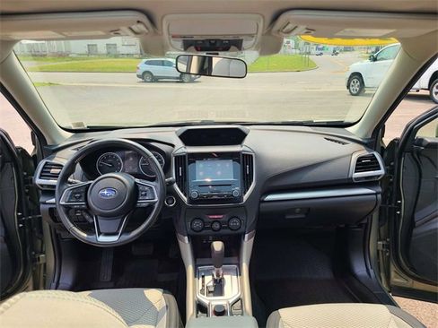 Used 2021 Subaru Forester Premium image 11