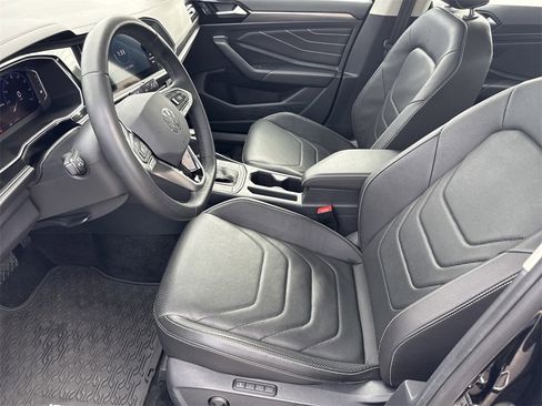 Used 2024 Volkswagen Jetta SEL image 12