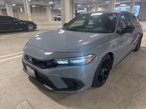 Used 2023 Honda Civic Sport image 1