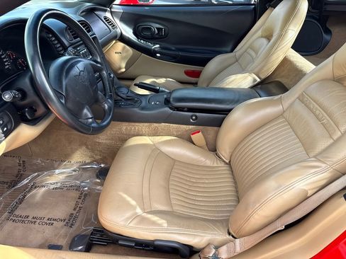 Used 2001 Chevrolet Corvette Coupe w/ Preferred Equipment Group2 RWD image 22
