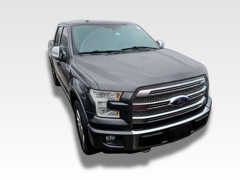 Used 2015 Ford F150 Platinum w/ Equipment Group 701A Luxury AWD/4WD image 2