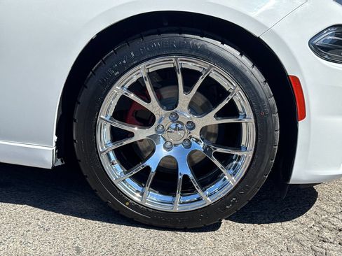 Used 2018 Dodge Charger SXT RWD image 7