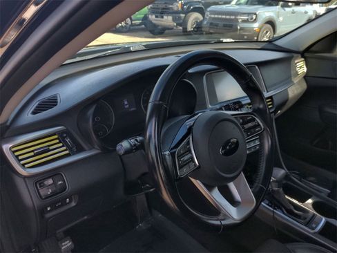 Used 2020 Kia Optima S image 11