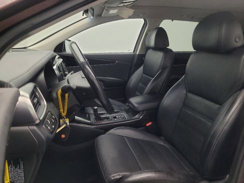Used 2018 Kia Sorento SX image 17