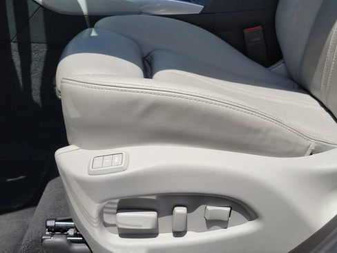 Used 2015 Cadillac SRX Luxury w/ Driver Awareness Package FWD image 22