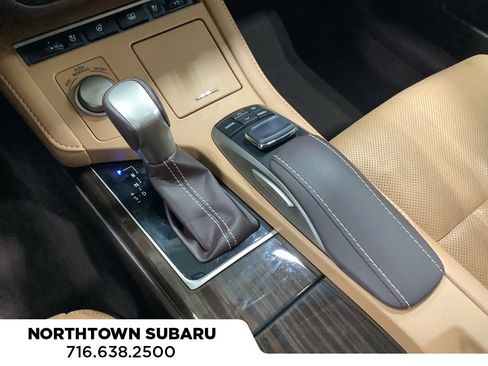 Used 2018 Lexus ES 350 w/ Luxury Package w/Wood Trim image 18