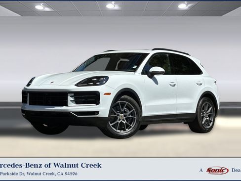 Used 2024 Porsche Cayenne AWD/4WD image 1