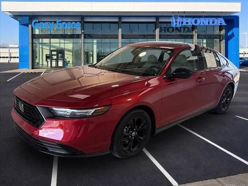 Certified 2025 Honda Accord SE image 4