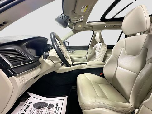 Used 2020 Volvo XC90 T5 Momentum w/ Protection Package Premier image 22