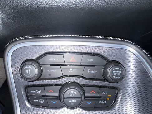 Used 2016 Dodge Challenger SRT RWD image 33