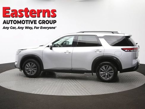 Used 2025 Nissan Pathfinder SV FWD image 65