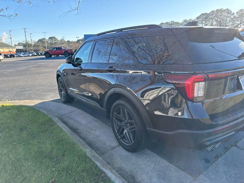 Used 2025 Ford Explorer ST image 22