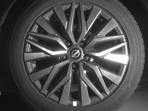 Used 2025 Nissan Altima 2.5 SV FWD image 14