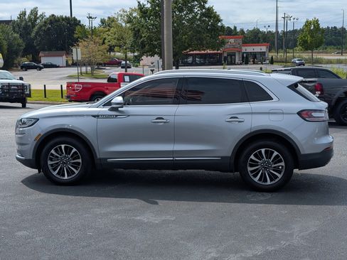 Used 2022 Lincoln Nautilus Reserve image 14