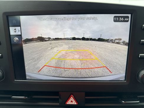 Used 2025 Hyundai Elantra Sport FWD image 23