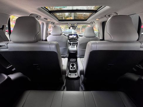 Used 2022 Toyota Highlander Platinum image 8