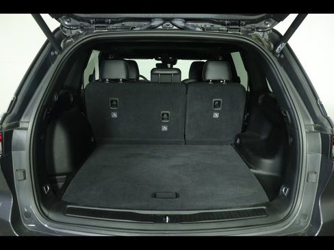 Used 2023 Jeep Grand Cherokee Altitude AWD/4WD image 13