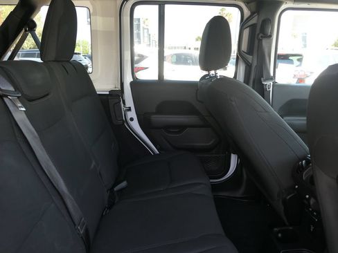 Used 2023 Jeep Wrangler Unlimited Sahara w/ LED Lighting Group AWD/4WD image 22