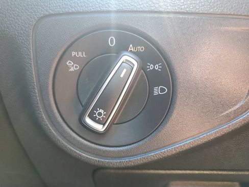 Used 2023 Volkswagen Atlas Cross Sport SE FWD image 20