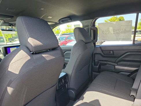 New 2026 Toyota 4Runner SR5 AWD/4WD image 26