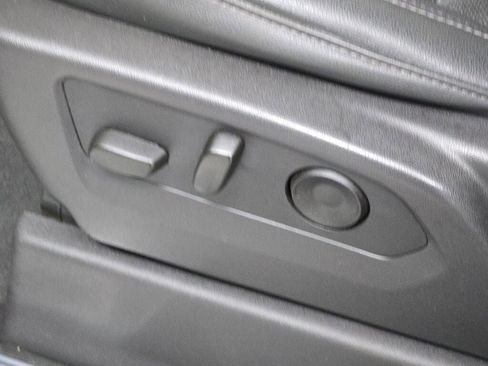 Used 2024 GMC Sierra 1500 SLT image 25