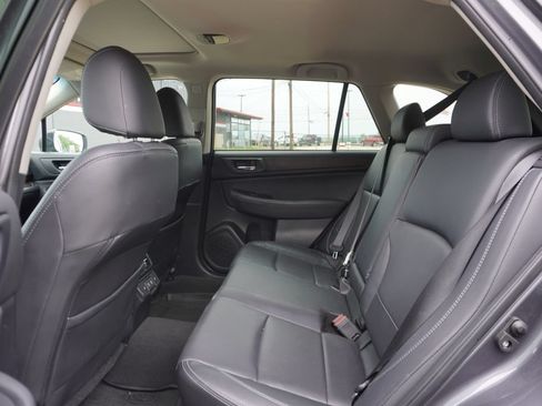 Used 2019 Subaru Outback 3.6R Limited AWD/4WD image 4