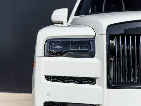Used 2024 Rolls-Royce Cullinan Black Badge image 20