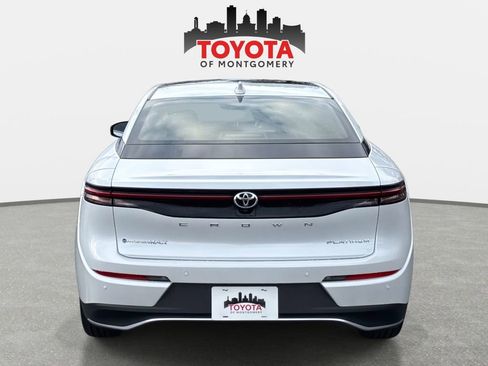 New 2026 Toyota Crown Platinum image 4