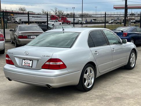 Used 2005 Lexus LS 430 RWD image 5