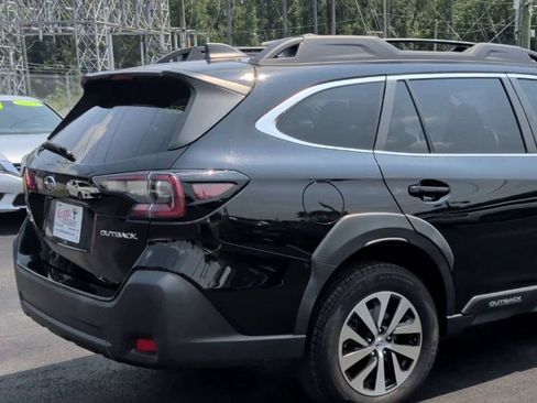 Used 2023 Subaru Outback Premium AWD/4WD image 8