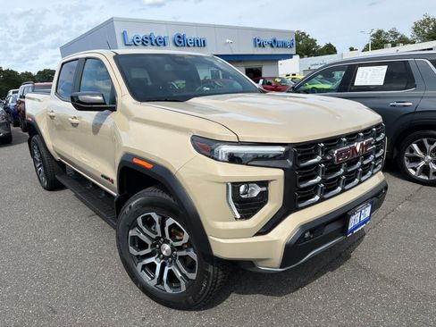 Certified 2024 GMC Canyon AT4 AWD/4WD image 3