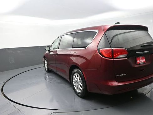 Used 2022 Chrysler Voyager LX FWD image 91