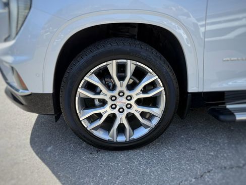 Used 2025 GMC Acadia Denali w/ Super Cruise Package image 18