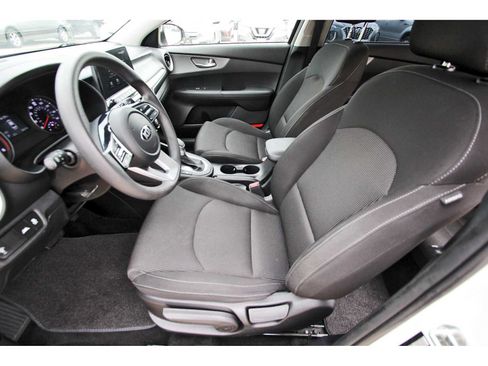 Used 2021 Kia Forte LXS FWD image 11