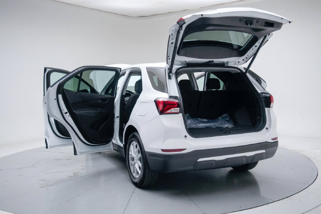 Used 2024 Chevrolet Equinox LT w/ LPO, Floor Liner Package FWD image 20