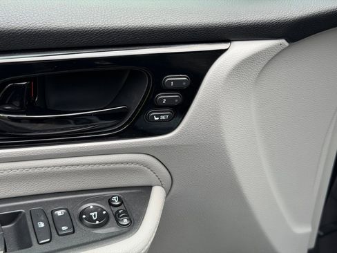 Used 2018 Honda Odyssey Elite image 15