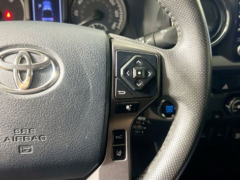 Used 2020 Toyota Tacoma TRD Sport w/ Technology Package RWD image 18