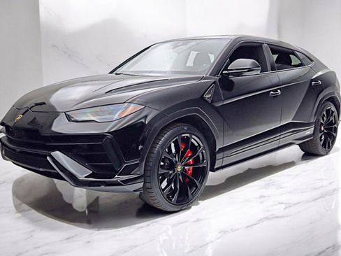 Used 2024 Lamborghini Urus S image 1
