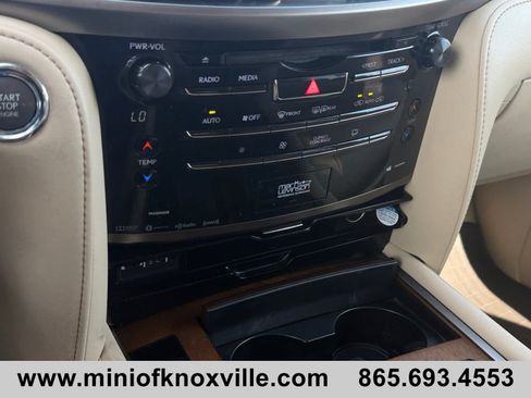 Used 2017 Lexus LX 570 4WD w/ Luxury Package image 33