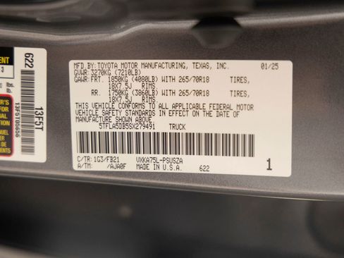 Used 2025 Toyota Tundra SR5 w/ TRD Off-Road Package AWD/4WD image 28