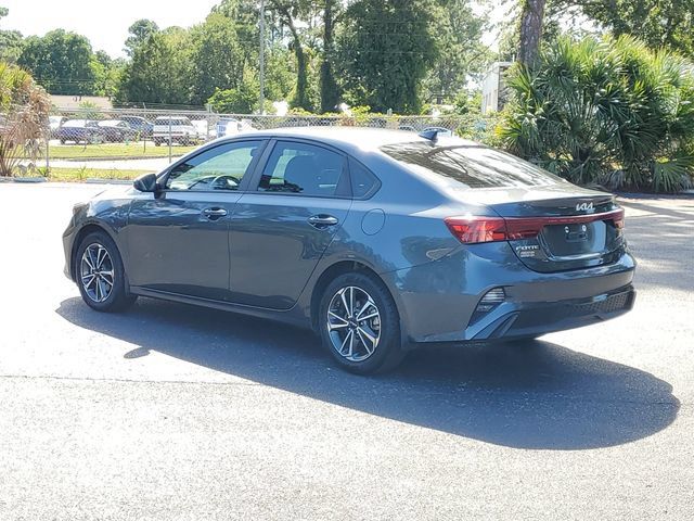 Used 2023 Kia Forte LXS FWD image 4