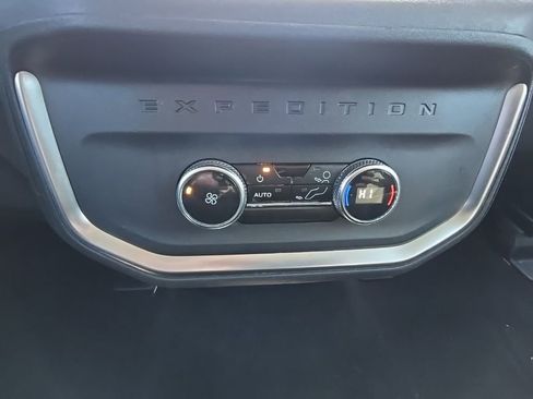 Used 2025 Ford Expedition Max Active AWD/4WD image 42