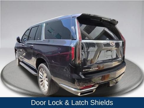 Used 2022 Cadillac Escalade ESV Premium Luxury AWD/4WD image 11