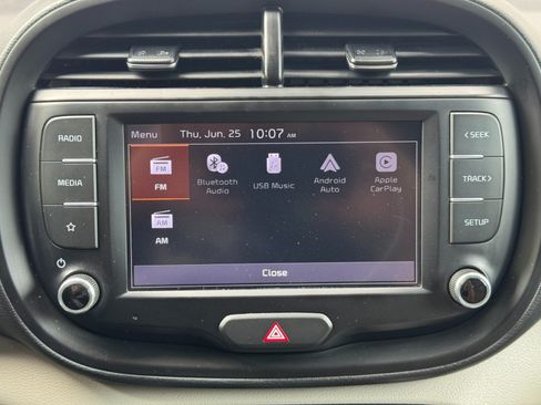 Used 2023 Kia Soul LX w/ LX Technology Package FWD image 22