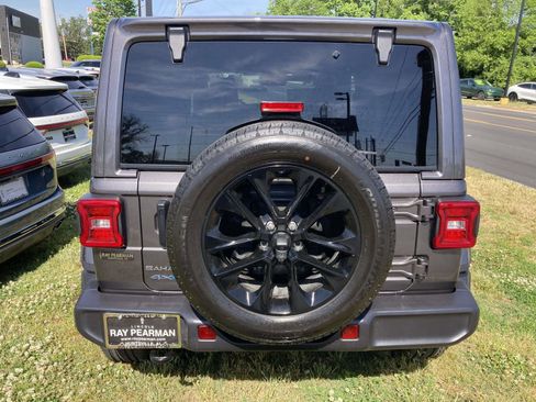 Used 2025 Jeep Wrangler Unlimited Sahara AWD/4WD image 7