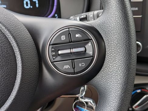 Certified 2025 Kia Soul LX w/ LX Technology Package FWD image 26